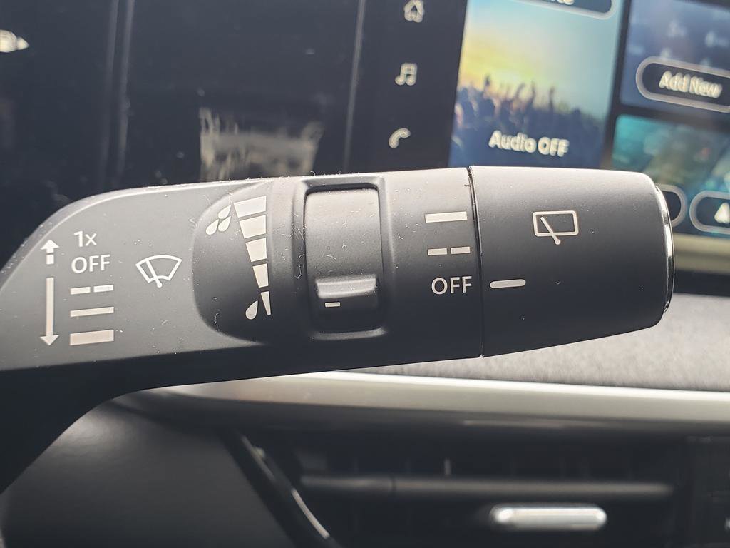 Certified 2025 Nissan Kicks SV w/ SV Premium Package image 38