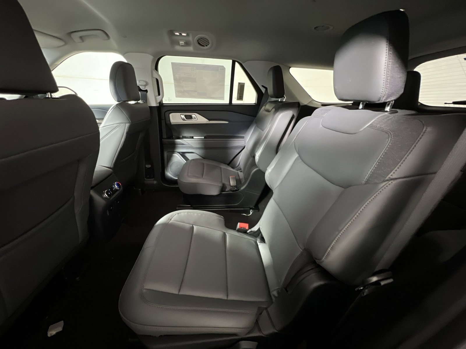 New 2026 Ford Explorer Active w/ Active Comfort Package image 24