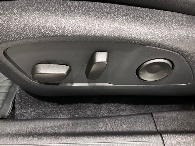 Used 2025 Chevrolet Equinox EV RS image 39