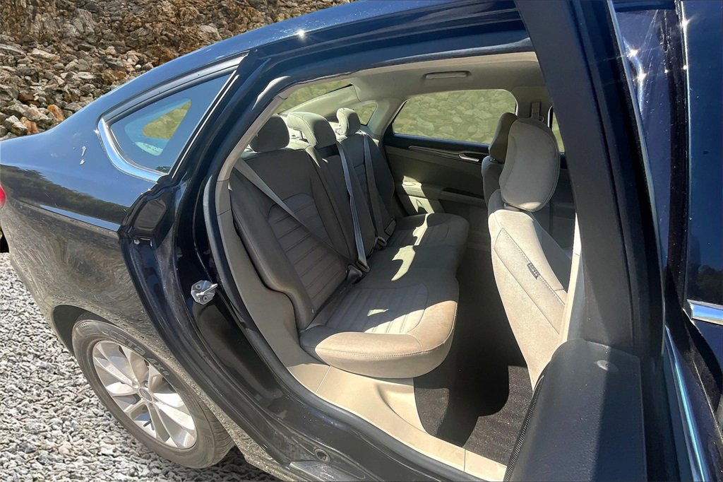 Used 2020 Ford Fusion SE w/ Fleet SE Value Package image 21