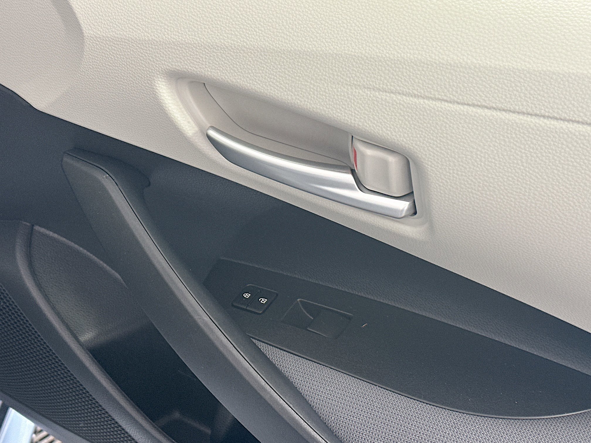 Used 2021 Toyota Corolla L FWD image 28