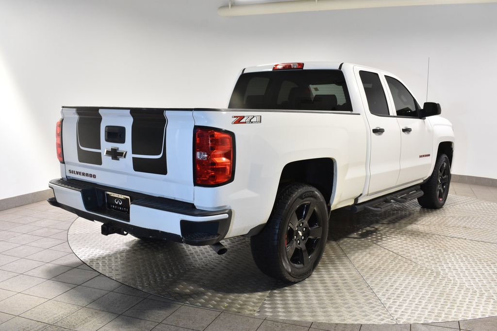 Used 2018 Chevrolet Silverado 1500 LT w/ Redline Edition image 6