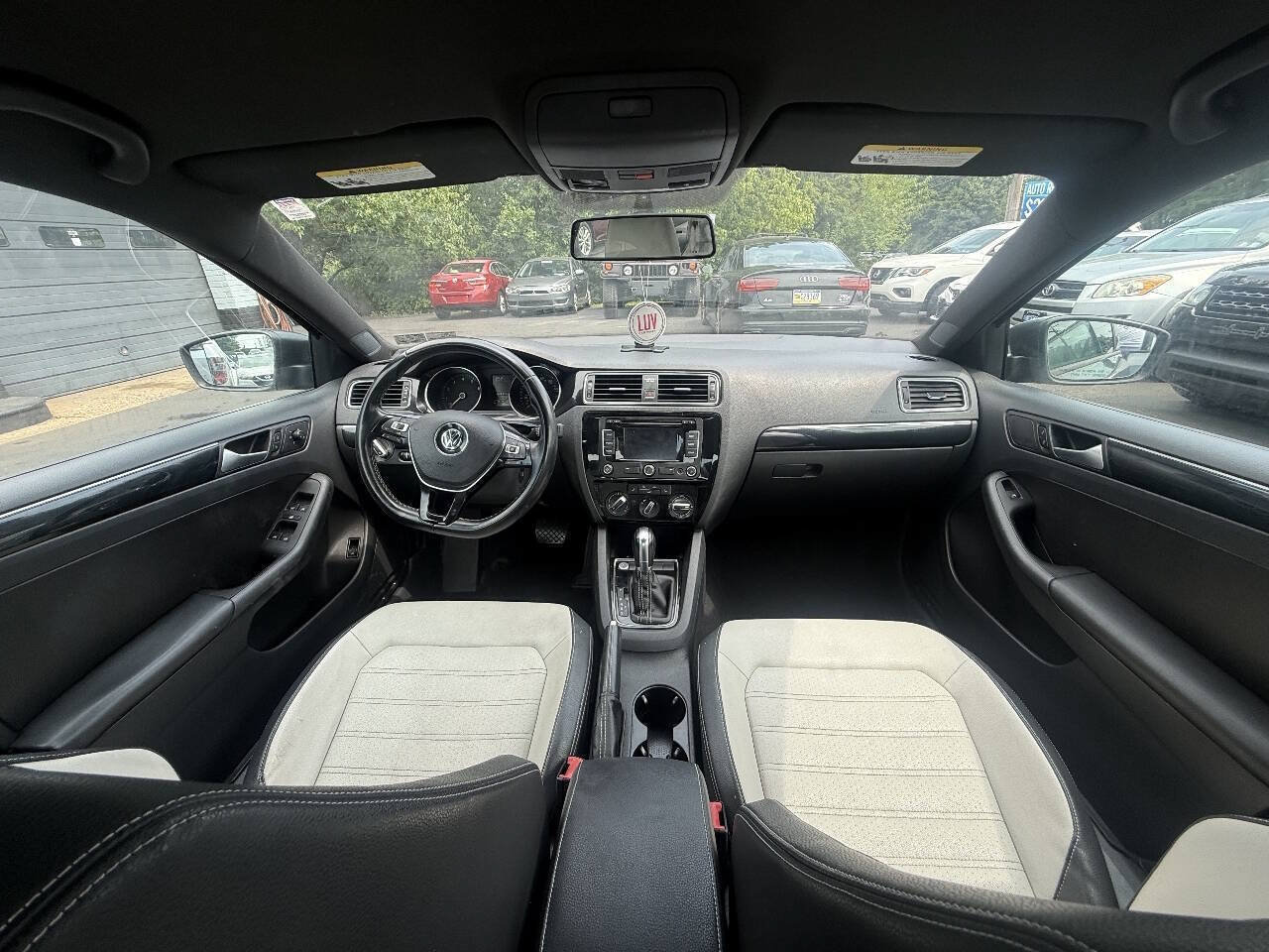 Used 2015 Volkswagen Jetta Sport FWD image 15