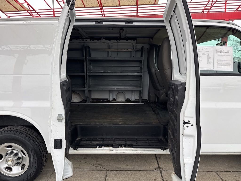 Used 2021 Chevrolet Express 2500 w/ Driver Convenience Package image 18