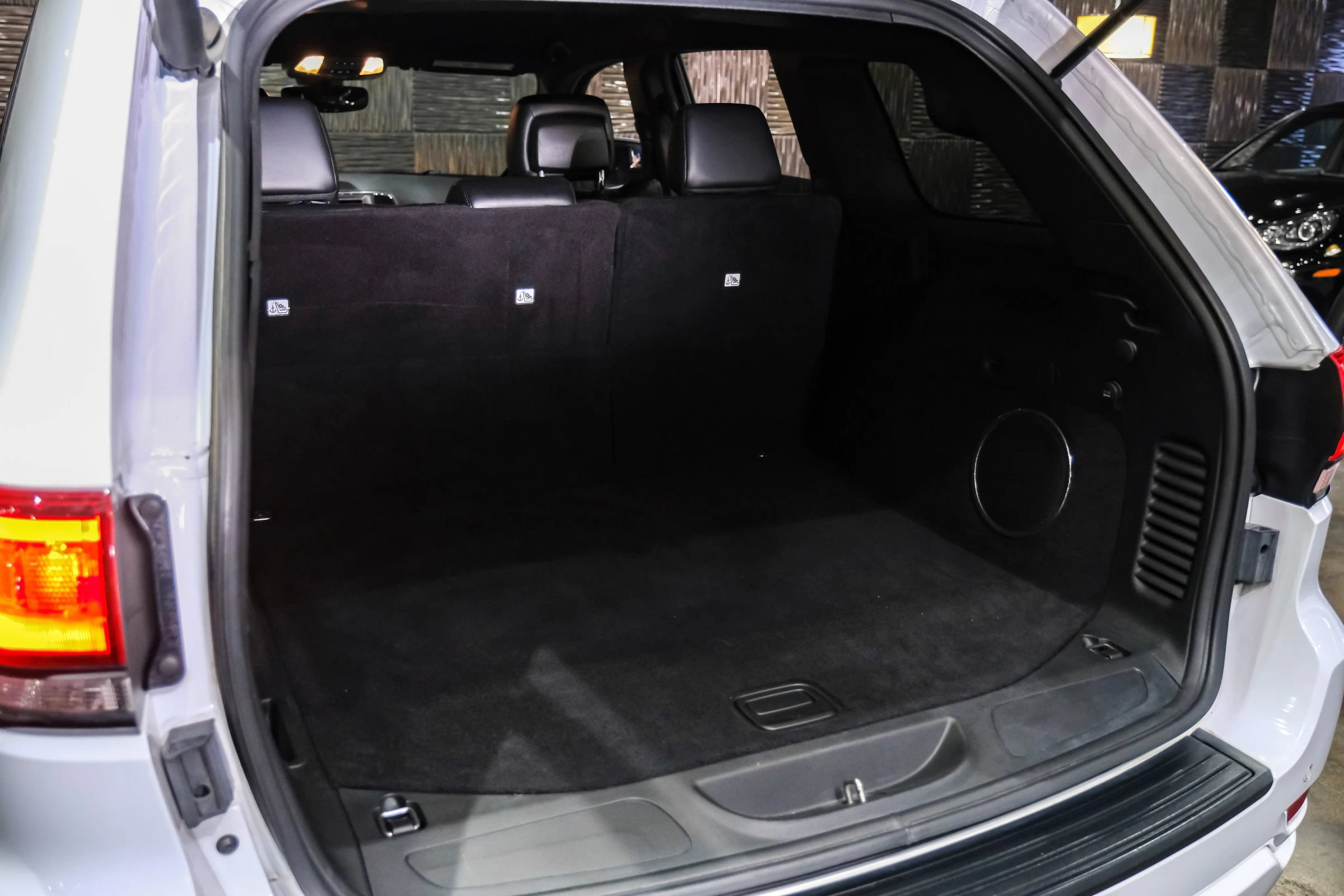 Used 2018 Jeep Grand Cherokee Altitude AWD/4WD image 51