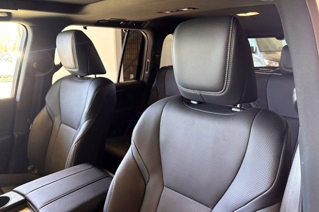 Used 2026 Lexus LX 700h Luxury w/ Appearance Package AWD/4WD image 7