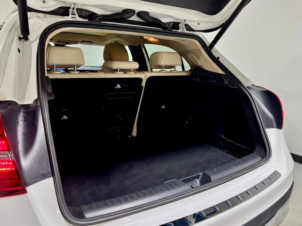 Used 2020 Mercedes-Benz GLA 250 4MATIC w/ Premium Package image 10