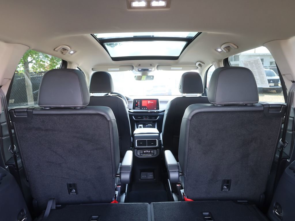 Used 2025 Volkswagen Atlas SEL image 29