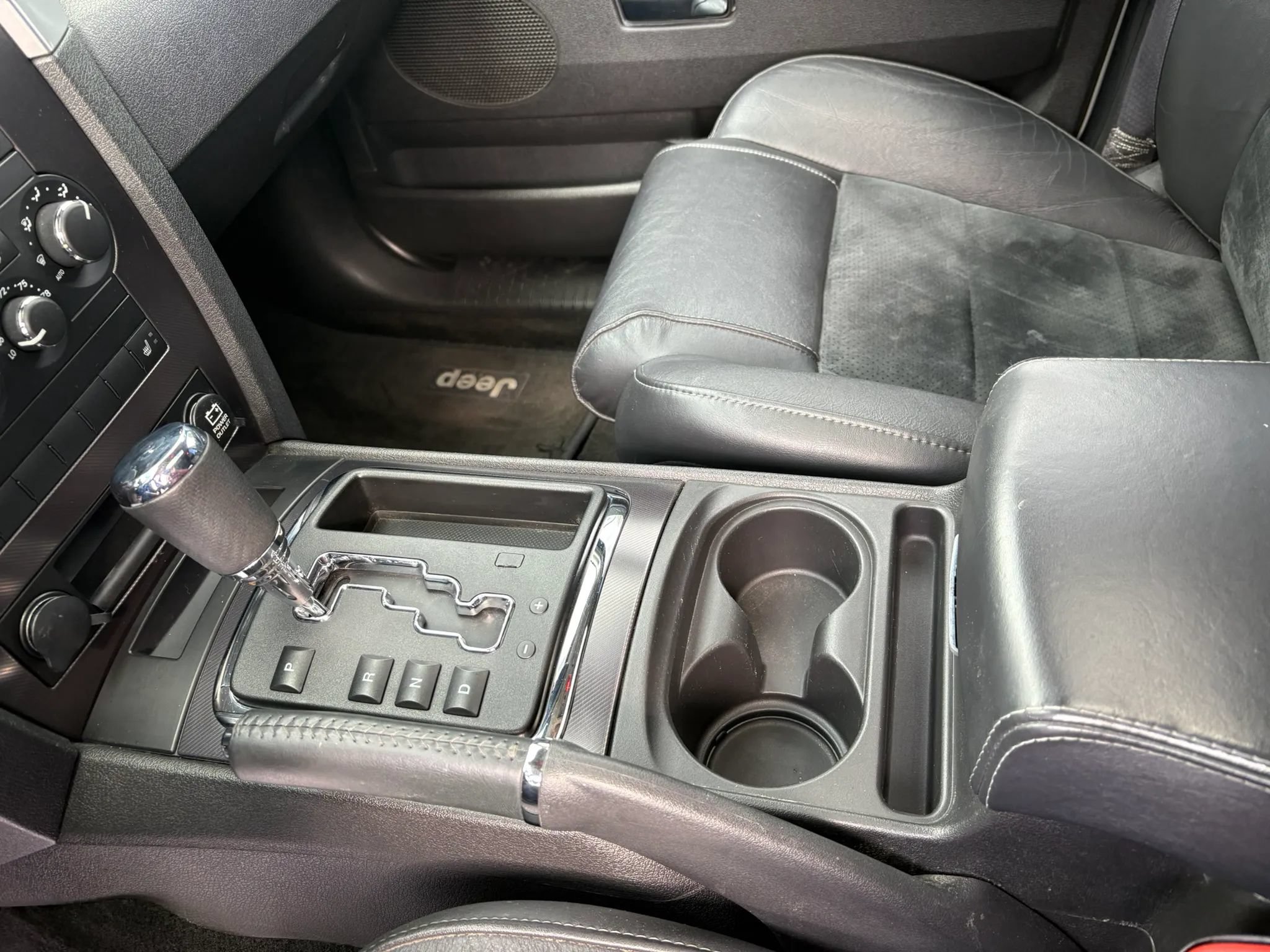 Used 2008 Jeep Grand Cherokee SRT8 w/ SRT Option Group II AWD/4WD image 22