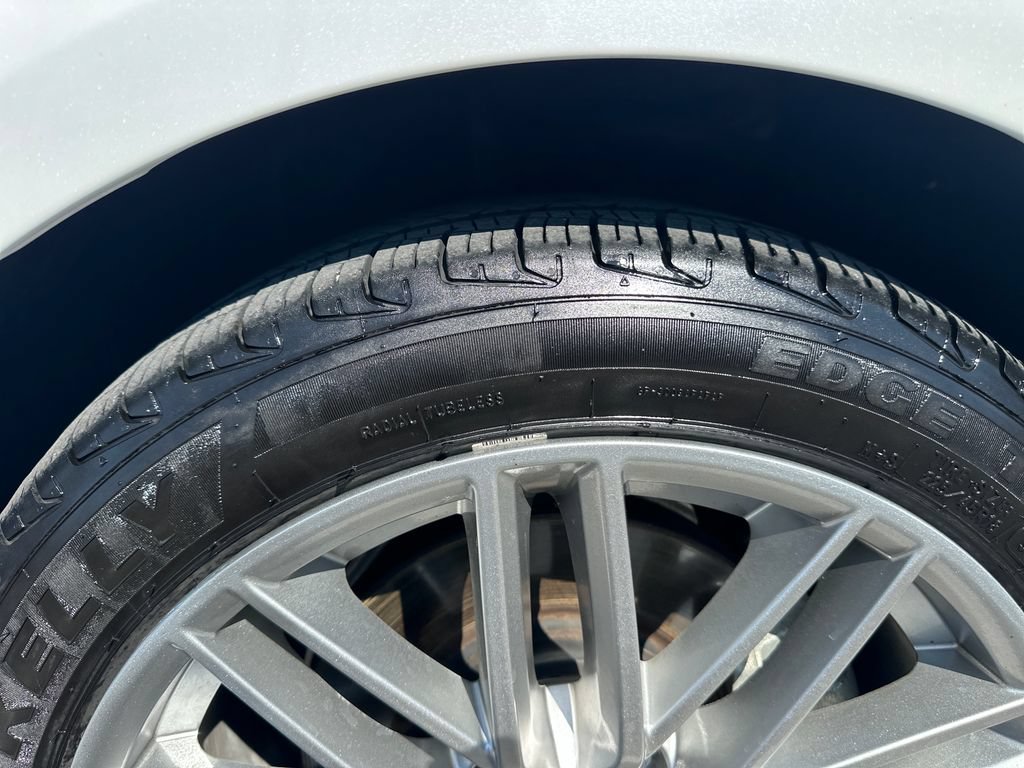 Used 2021 Genesis G70 2.0T w/ Elite Package AWD/4WD image 14