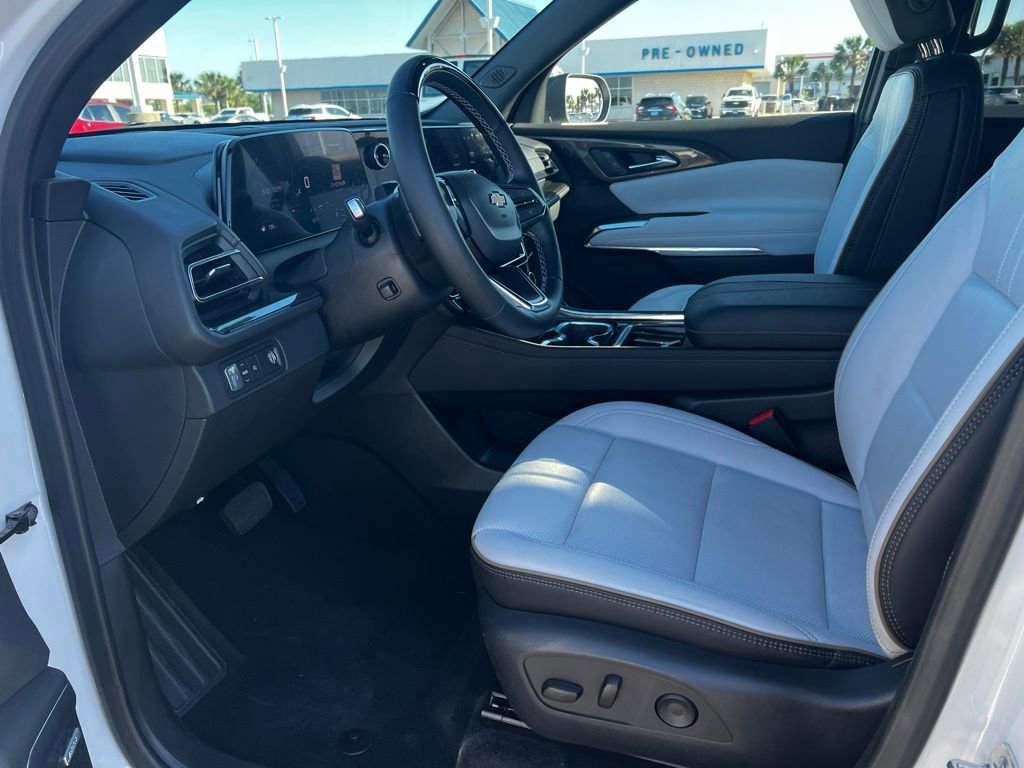Used 2025 Chevrolet Traverse High Country image 47