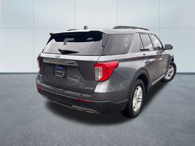 Used 2021 Ford Explorer XLT w/ Equipment Group 202A AWD/4WD image 4