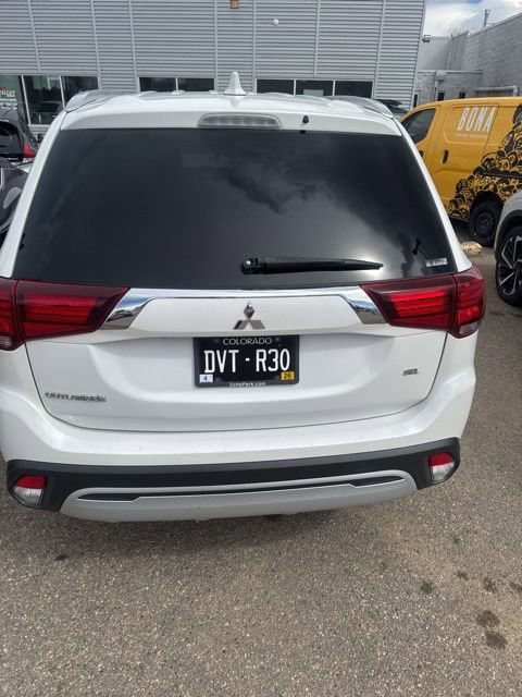 Used 2020 Mitsubishi Outlander SEL image 3