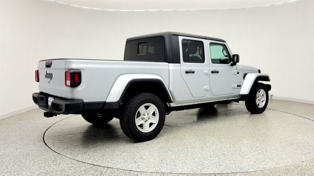 Used 2023 Jeep Gladiator Sport AWD/4WD image 5