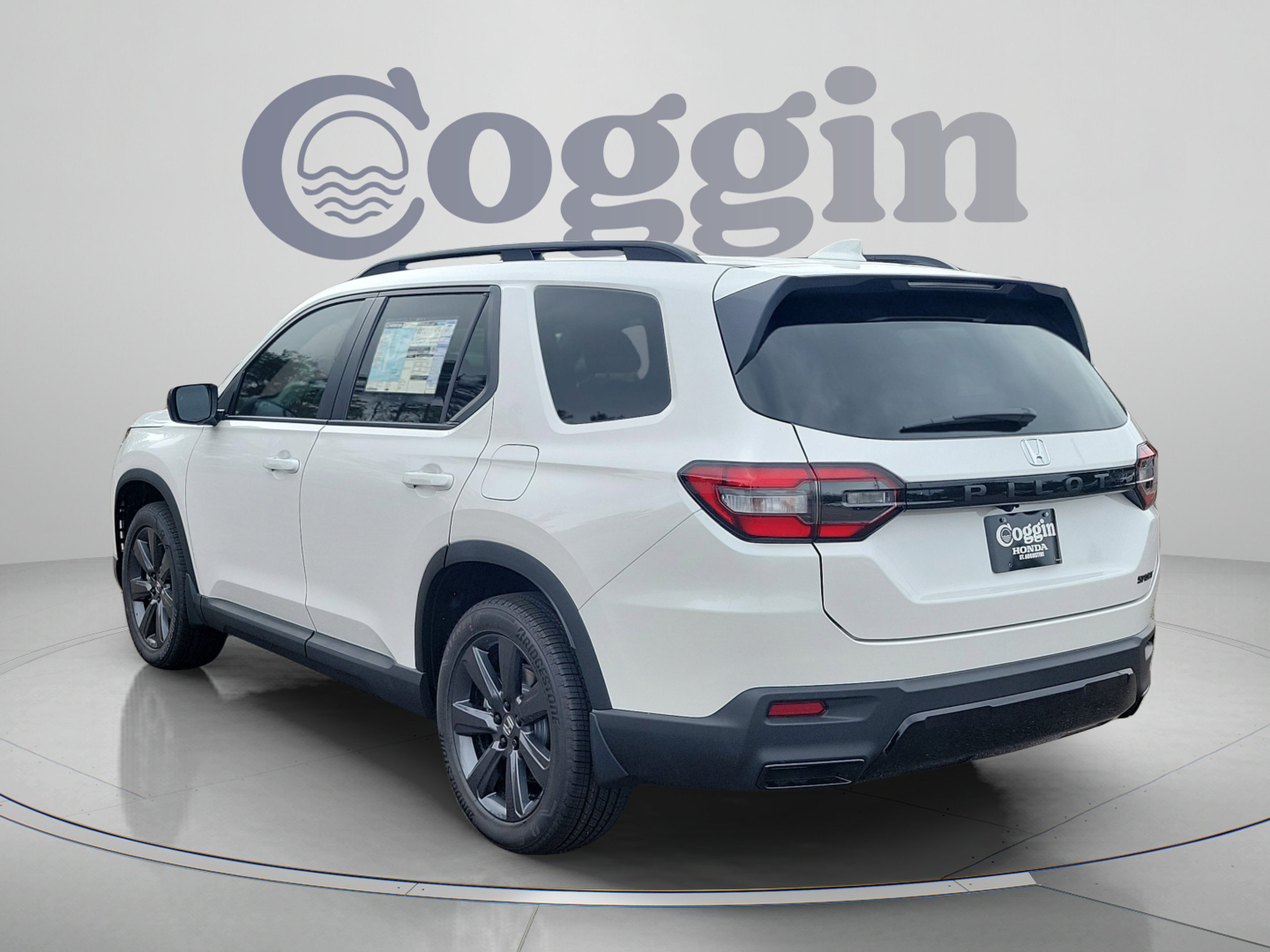New 2026 Honda Pilot Sport image 3