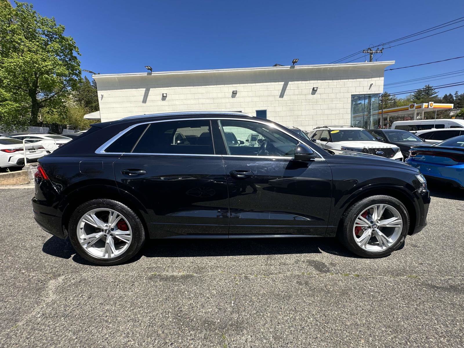 Used 2019 Audi Q8 Premium Plus w/ Premium Plus AWD/4WD image 2