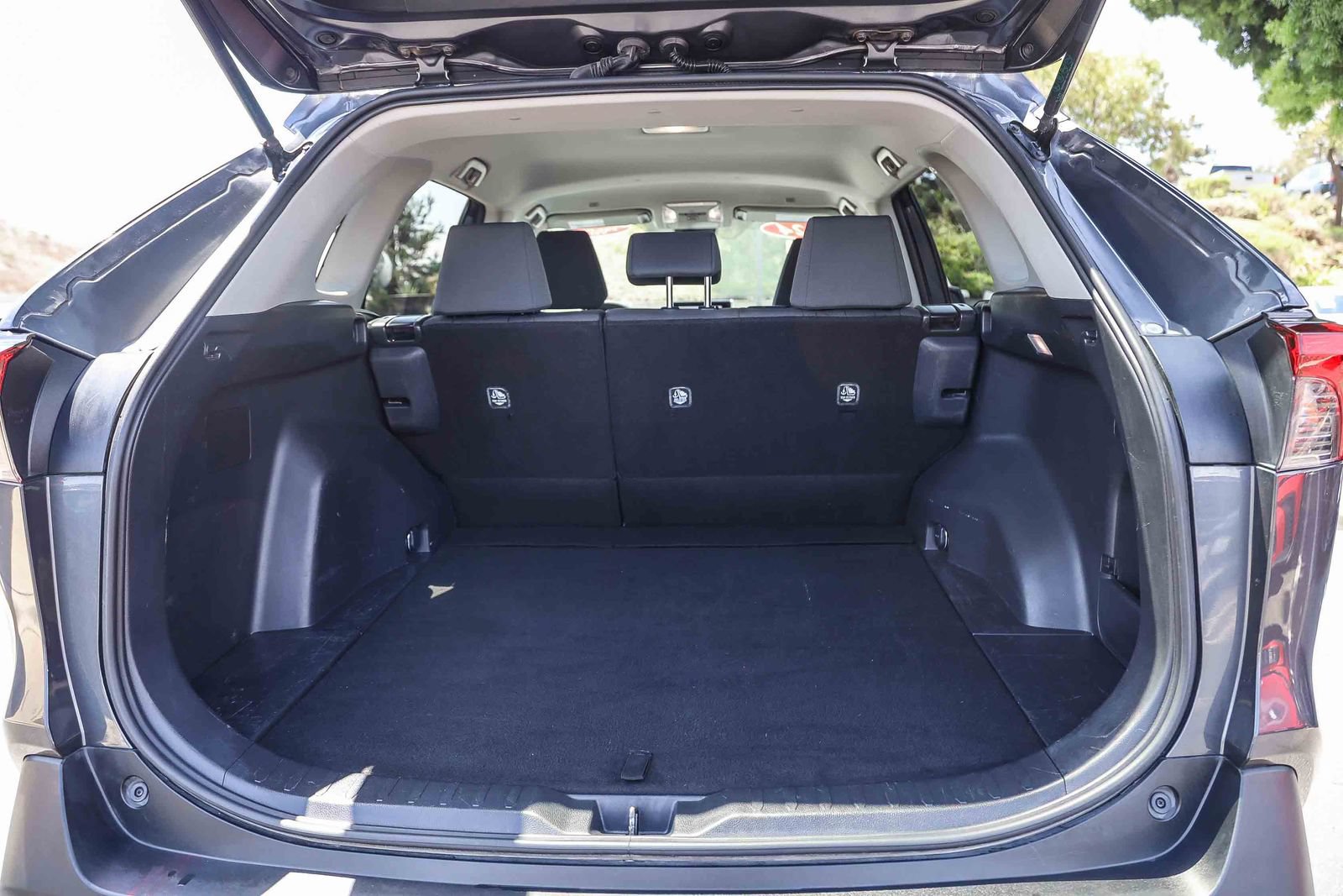Certified 2024 Toyota RAV4 XLE FWD image 25