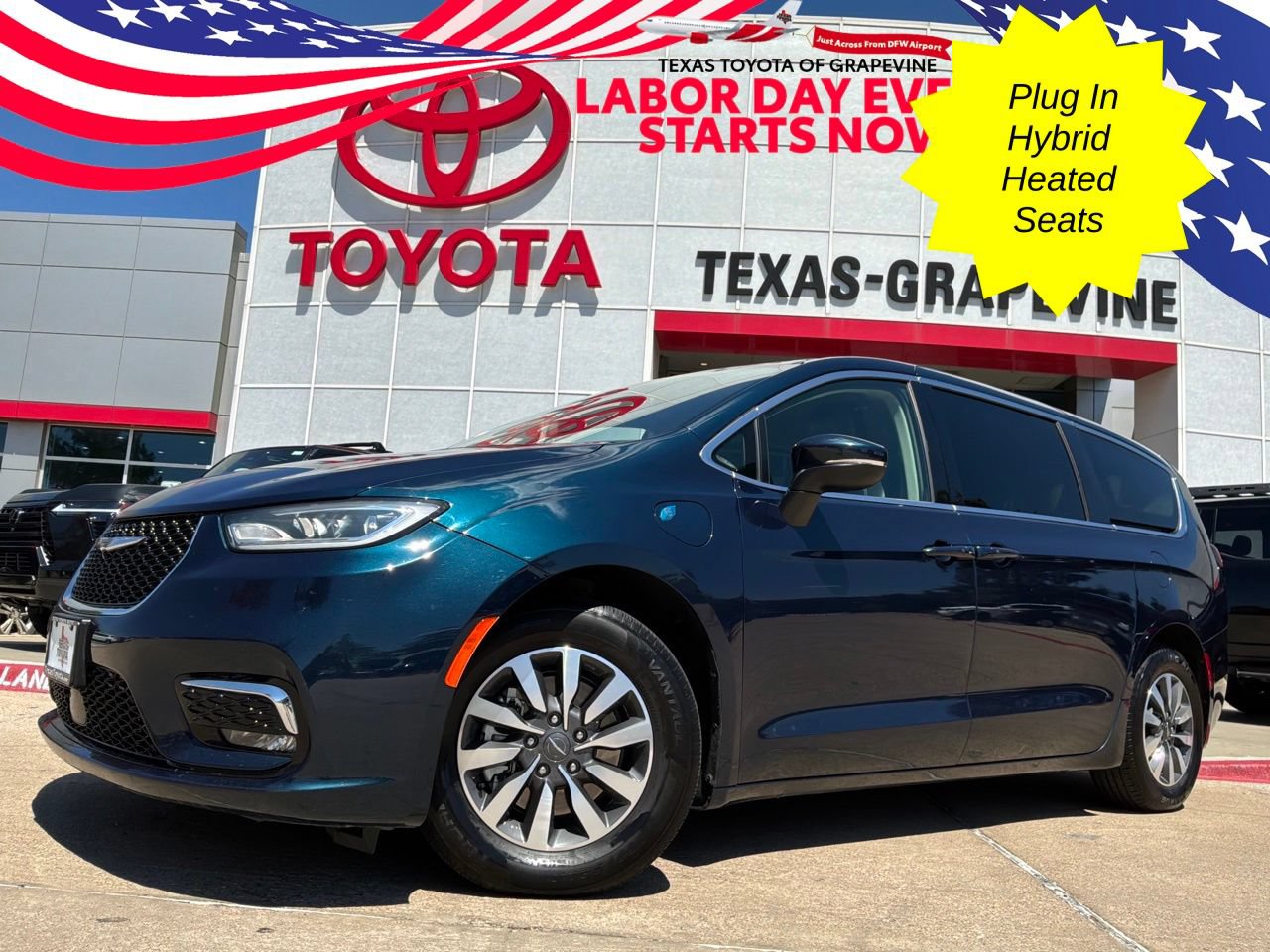 Used 2023 Chrysler Pacifica Touring-L FWD image 1