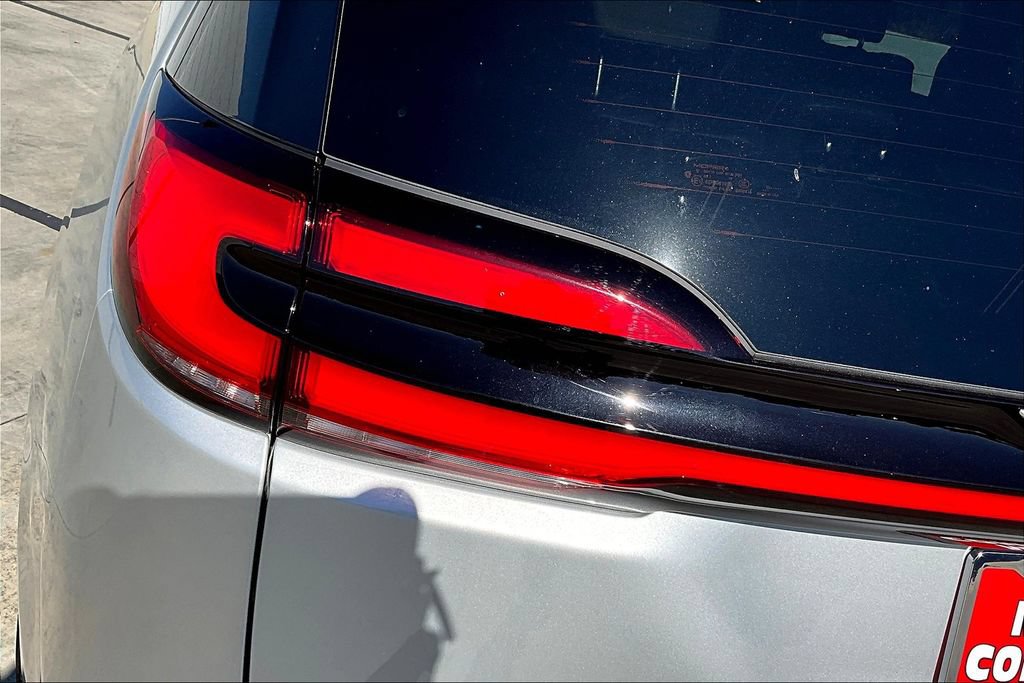 New 2026 Chrysler Pacifica Select FWD image 25