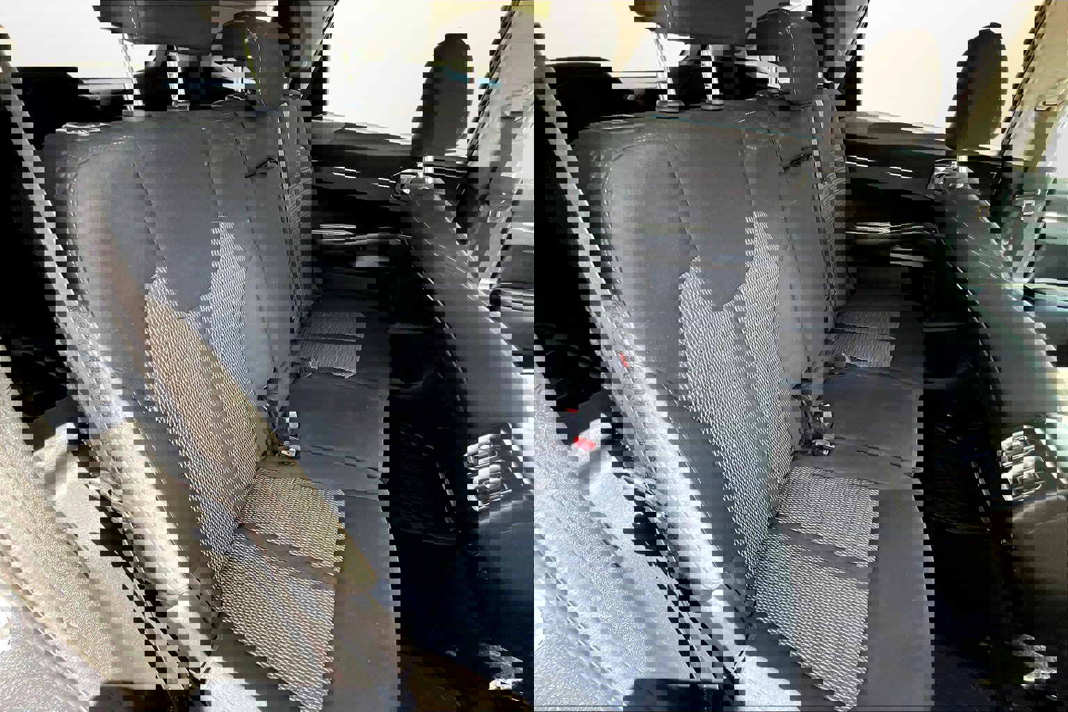 Used 2022 Kia Sorento LX image 16