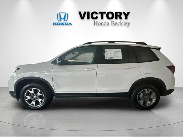 Used 2022 Honda Passport TrailSport image 2