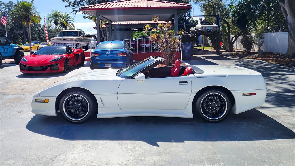 Used 1995 Chevrolet Corvette Convertible image 5