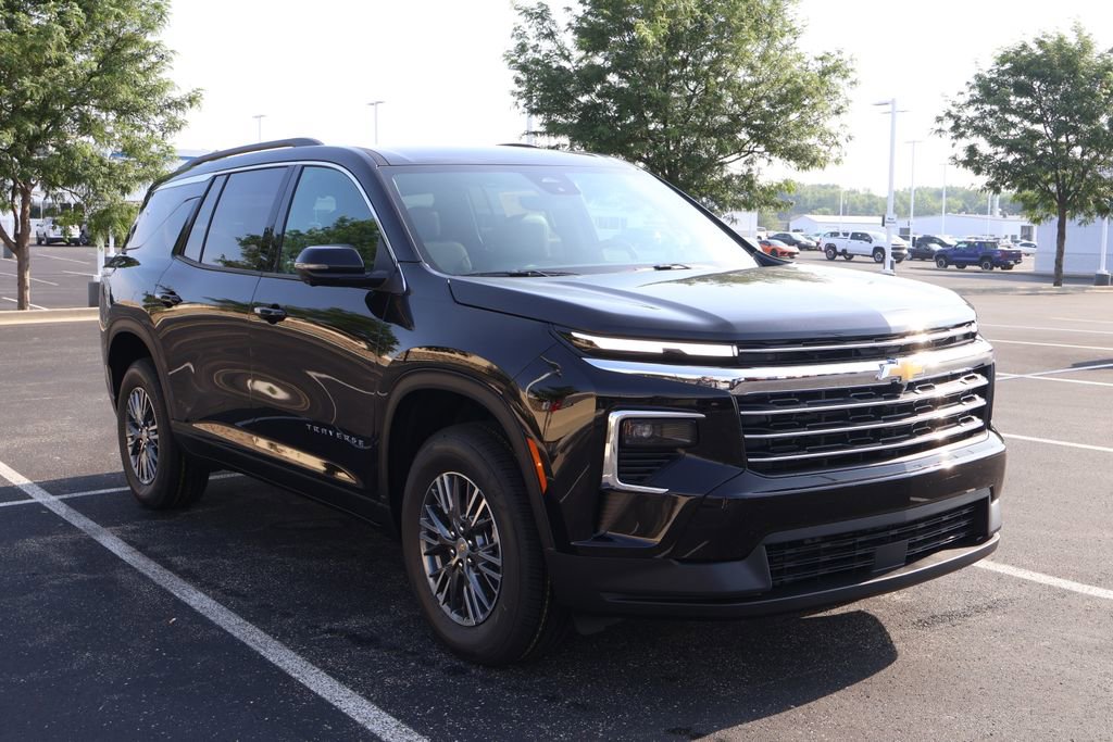 New 2026 Chevrolet Traverse LT w/ Driver Confidence Package image 3