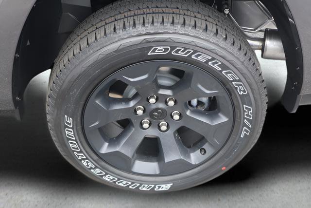 New 2026 RAM 1500 4x4 Crew Cab image 11