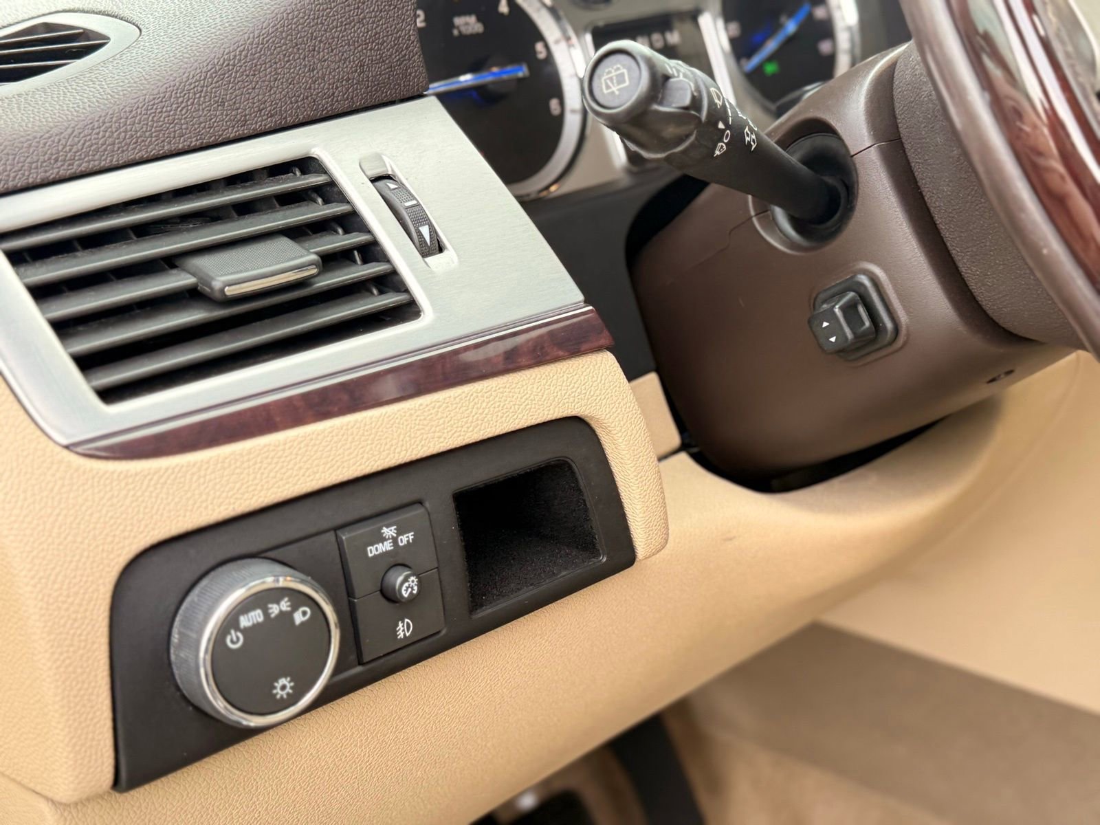 Used 2012 Cadillac Escalade ESV Luxury image 41