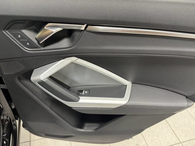Certified 2025 Audi Q3 2.0T Premium AWD/4WD image 34