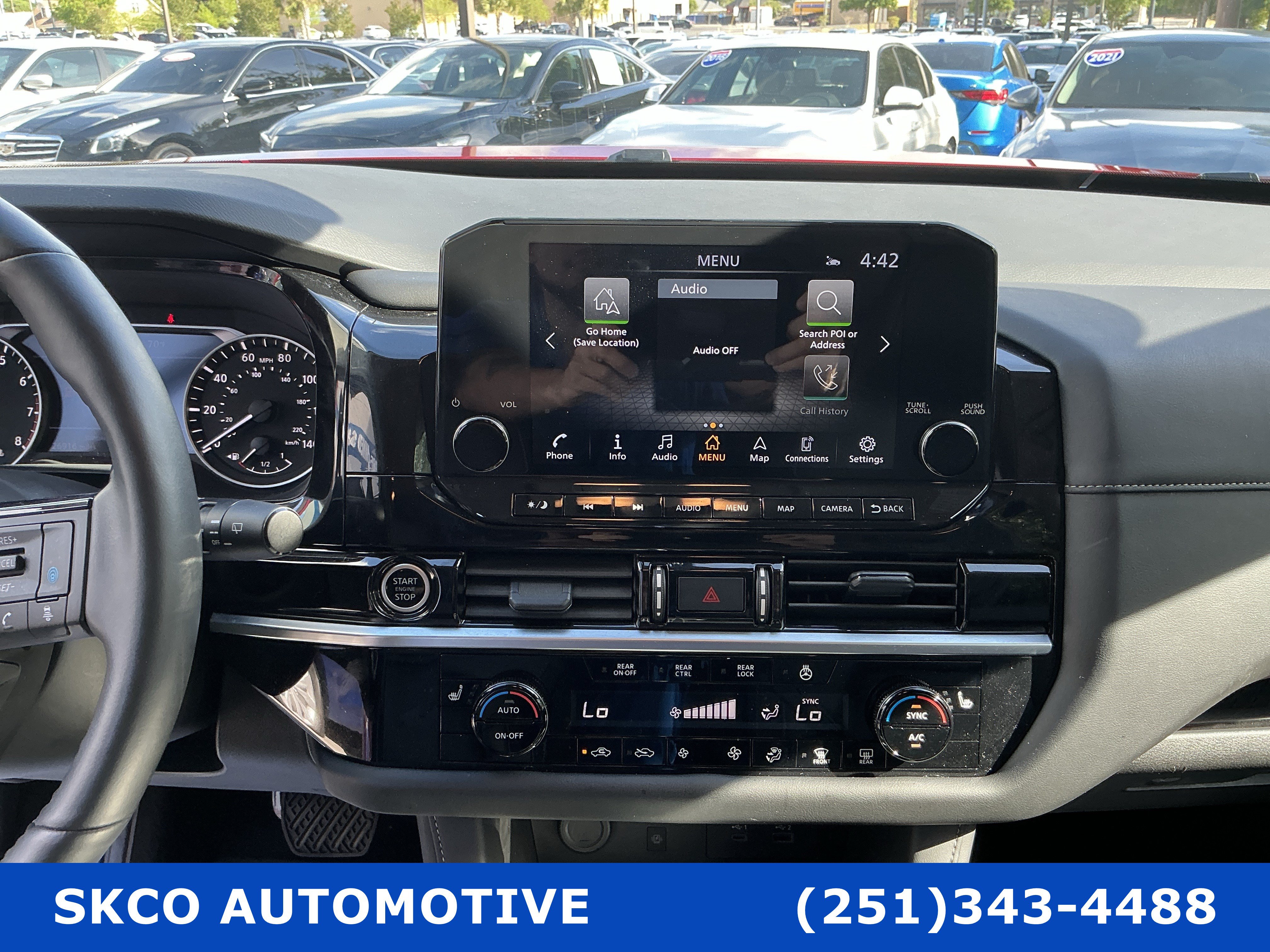 Used 2024 Nissan Pathfinder SL FWD image 16