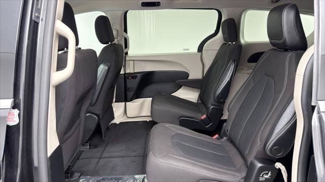 Used 2023 Chrysler Voyager LX FWD image 16