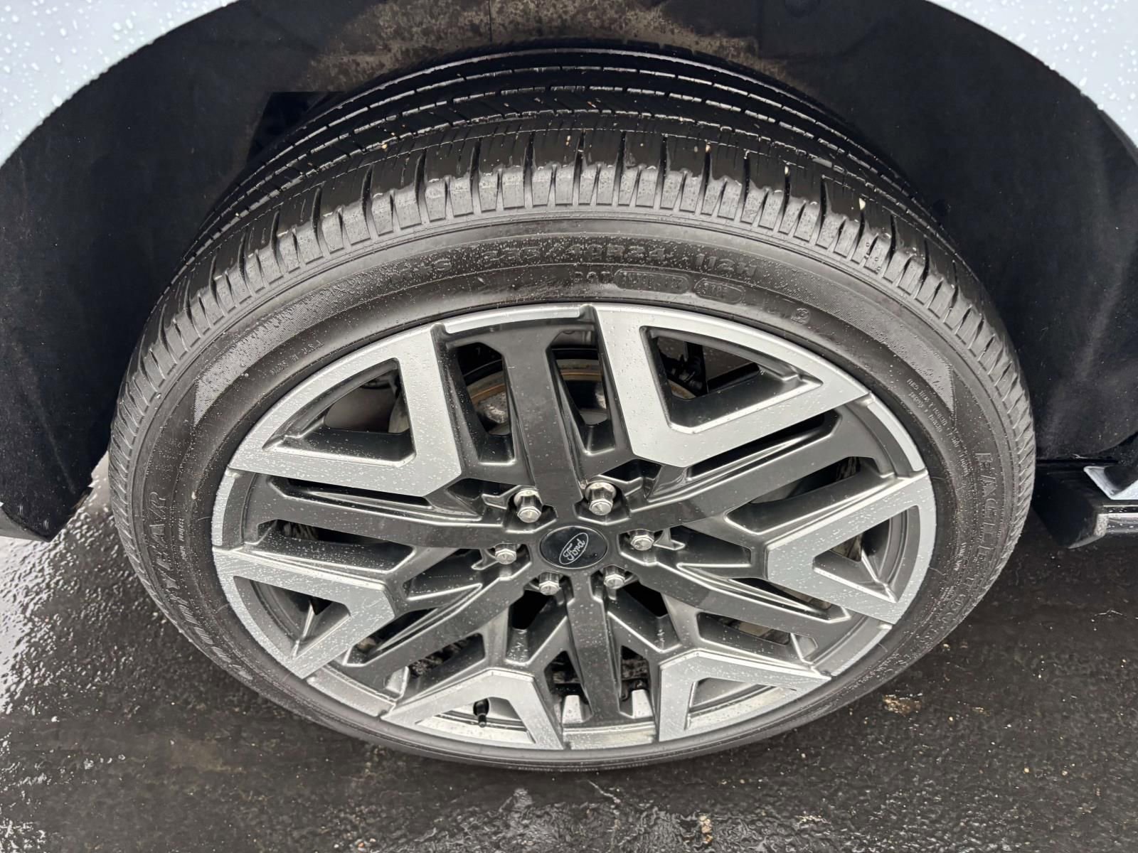 Used 2025 Ford Expedition Platinum w/ Platinum Ultimate Package image 12