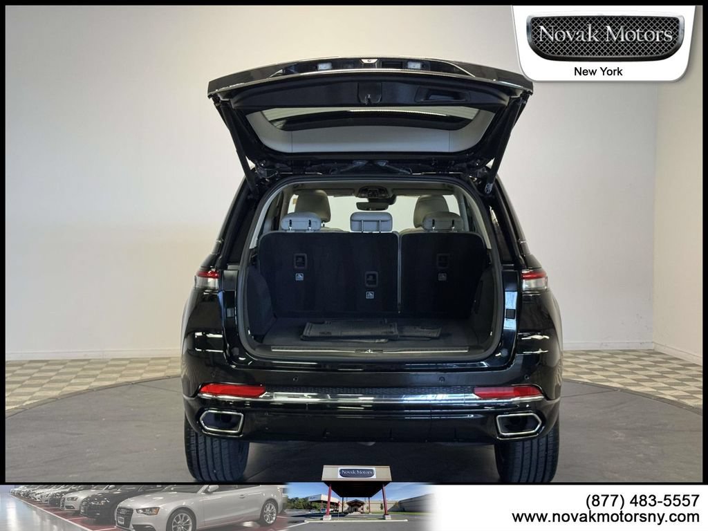 Used 2023 Jeep Grand Cherokee Overland AWD/4WD image 10