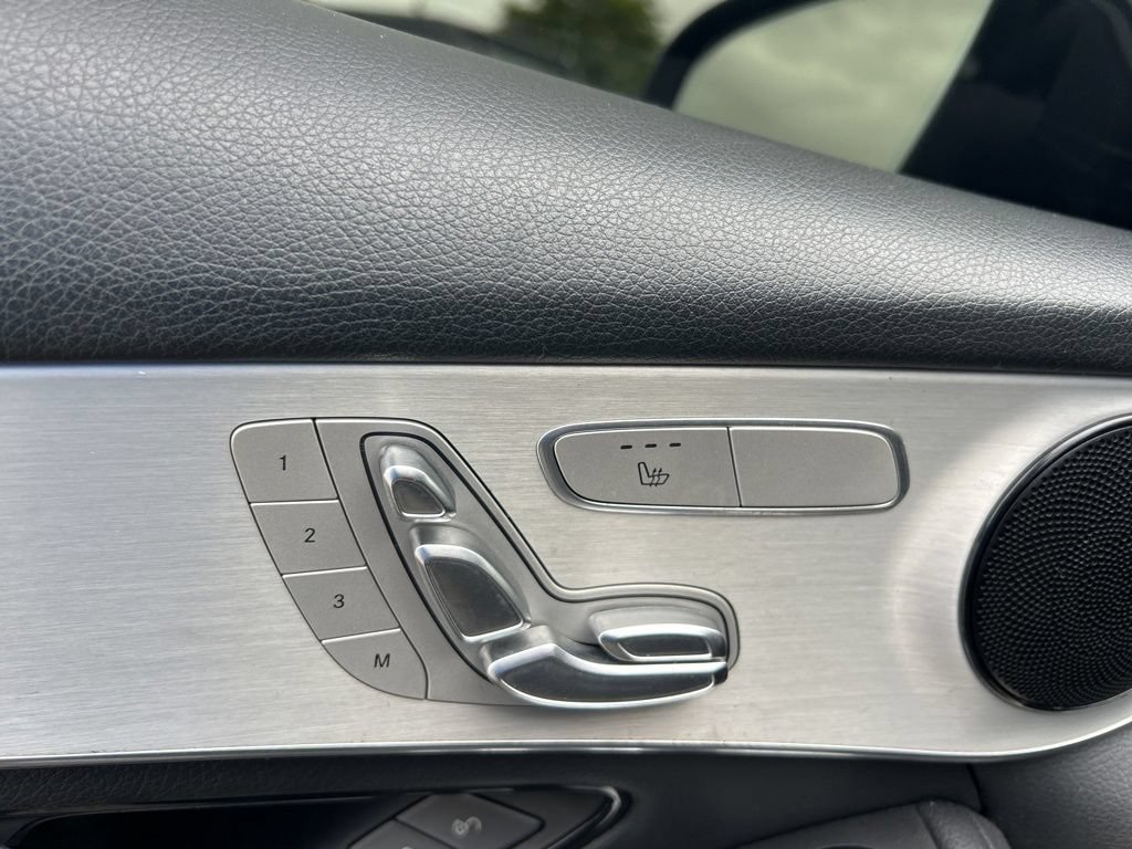 Used 2022 Mercedes-Benz GLC 300 image 35