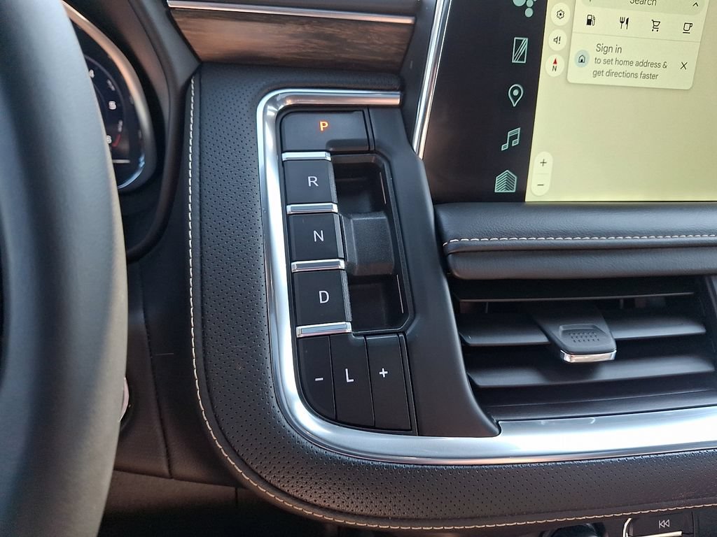 Used 2023 Chevrolet Tahoe Premier AWD/4WD image 16