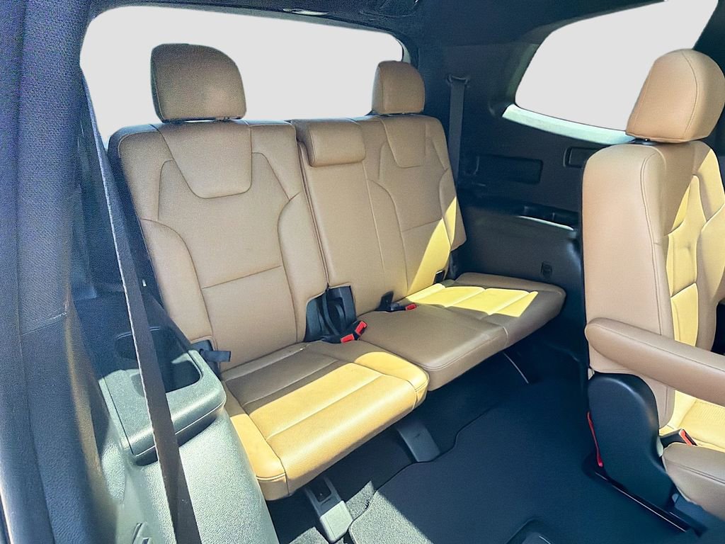 Used 2022 Kia Telluride SX w/ Towing Package FWD image 22