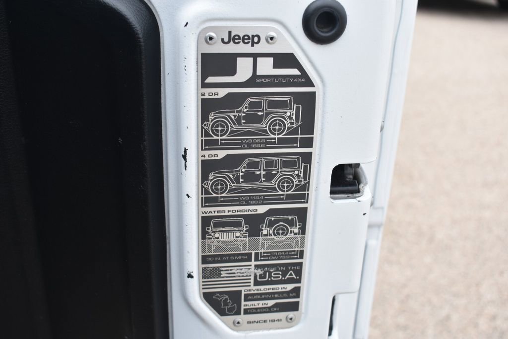 Used 2018 Jeep Wrangler Unlimited Sahara image 22