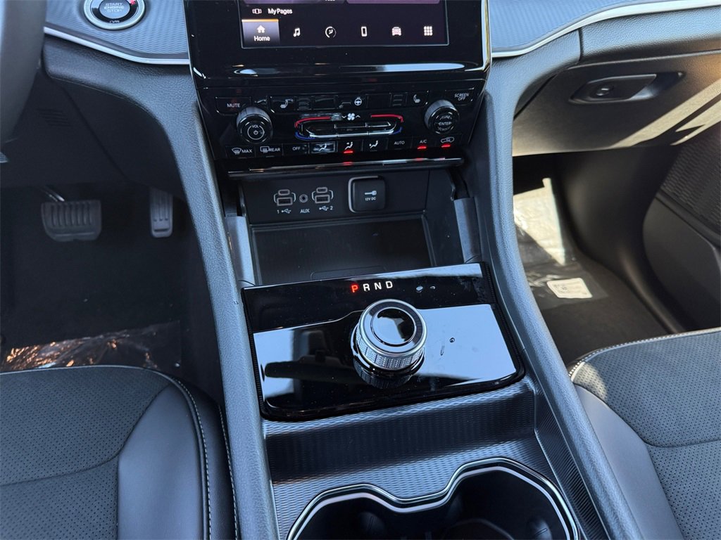 New 2025 Jeep Grand Cherokee L Altitude image 14