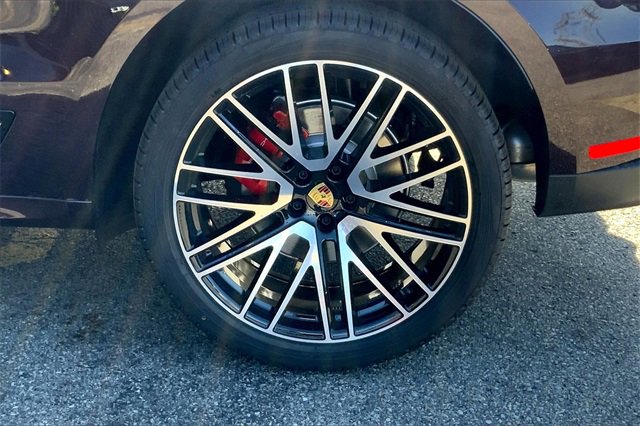 New 2026 Porsche Macan S image 17