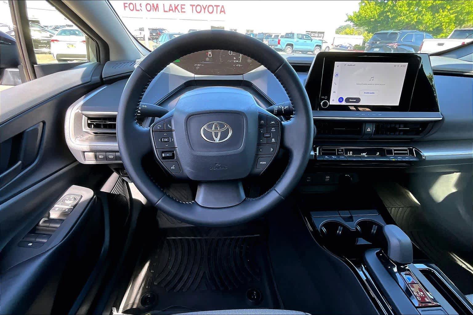 Used 2024 Toyota Prius LE FWD image 5