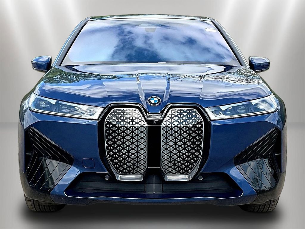 Used 2023 BMW iX xDrive50 w/ Premium Package AWD/4WD image 2