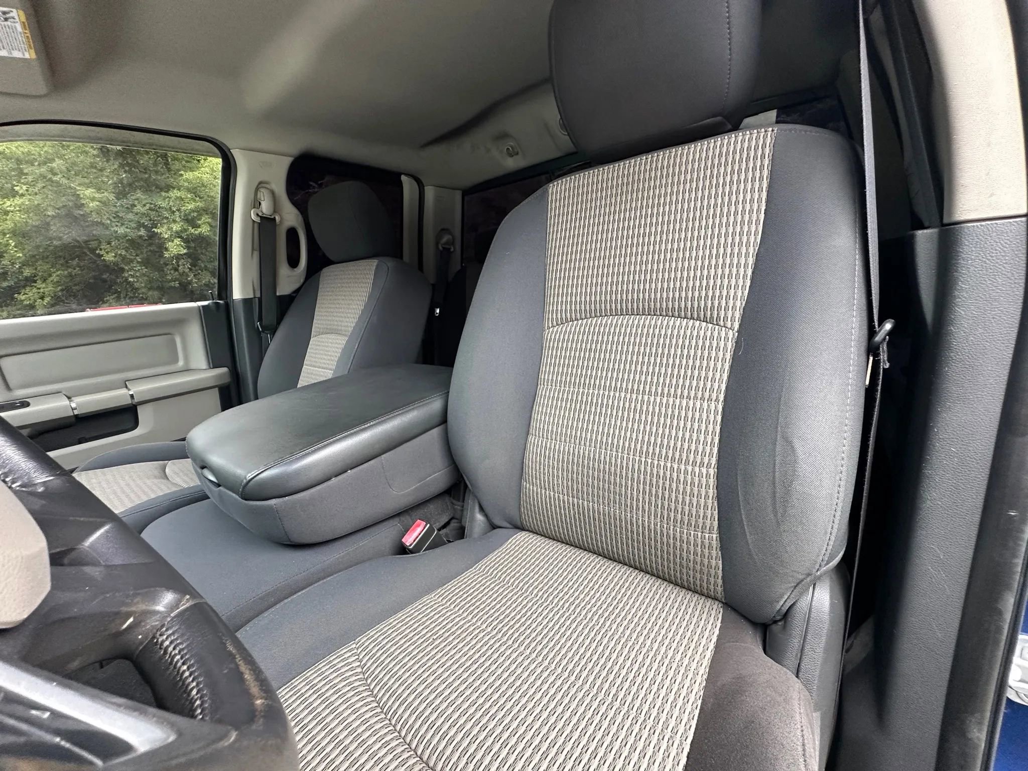 Used 2010 Dodge Ram 1500 Truck SLT w/ Luxury Group image 38