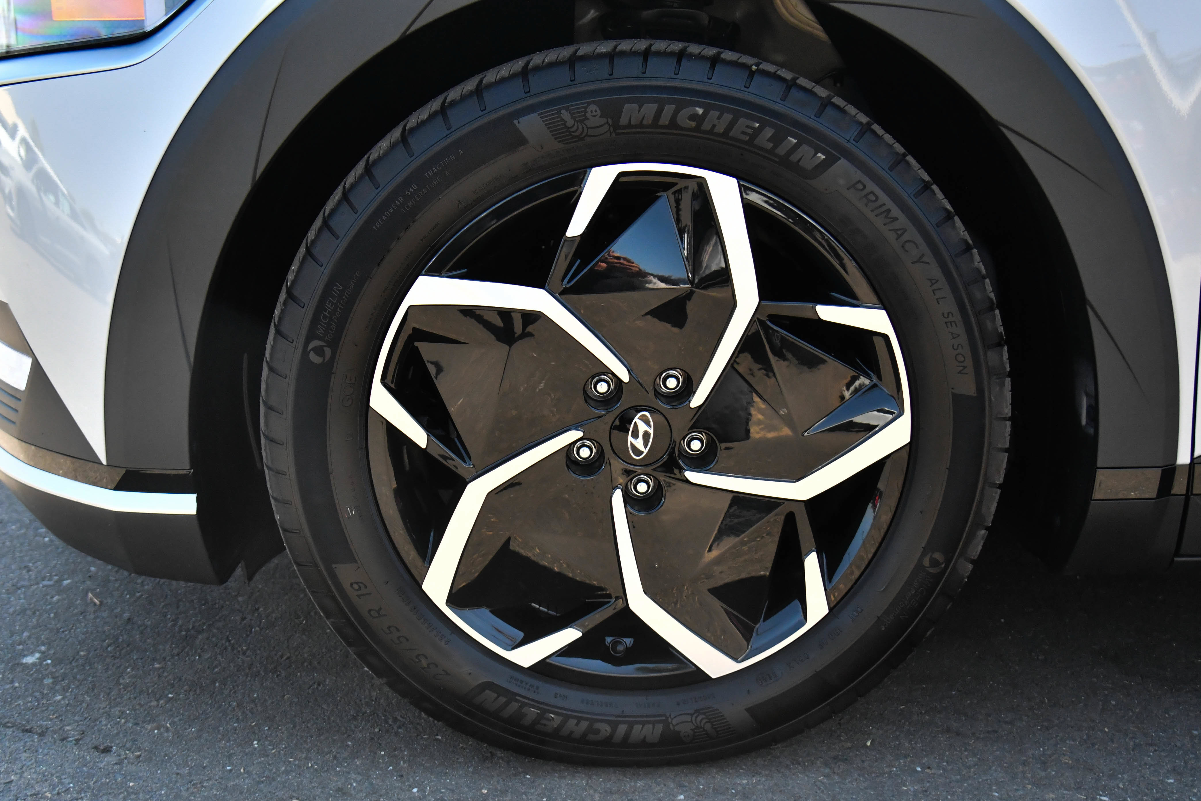 Used 2024 Hyundai Ioniq 5 SE RWD image 12