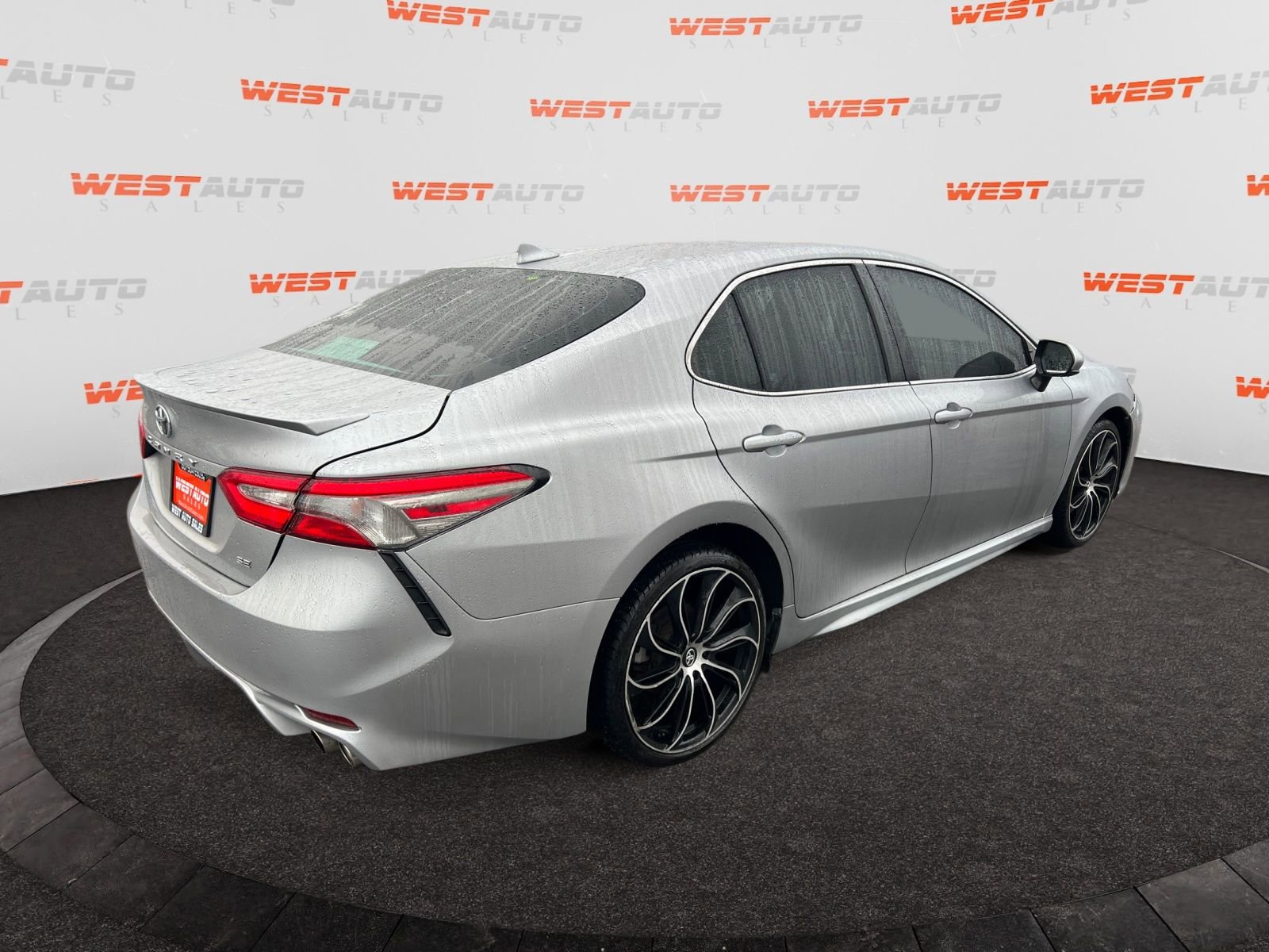 Used 2019 Toyota Camry SE FWD image 5