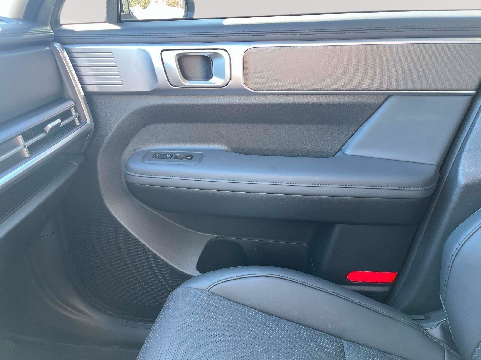 Used 2025 Hyundai Santa Fe XRT image 23