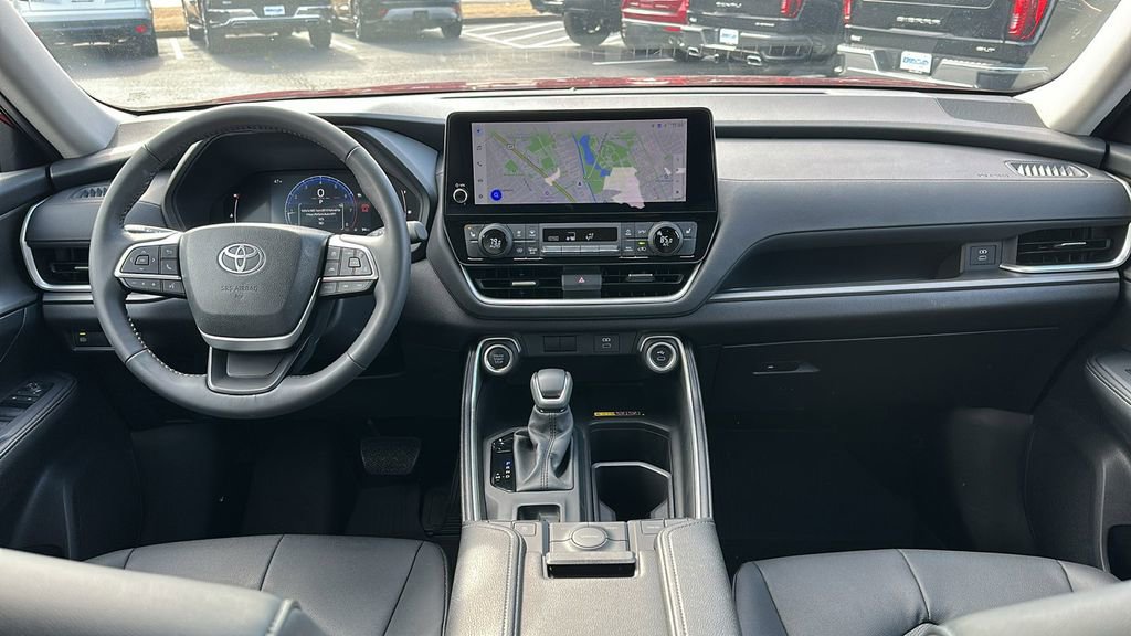 Used 2025 Toyota Grand Highlander FWD image 10
