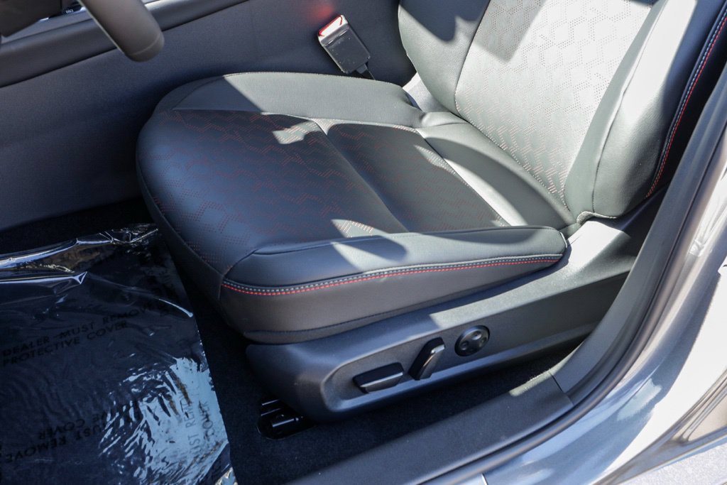 New 2027 Nissan Sentra SR FWD image 18