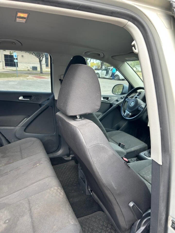 Used 2013 Volkswagen Tiguan S image 18
