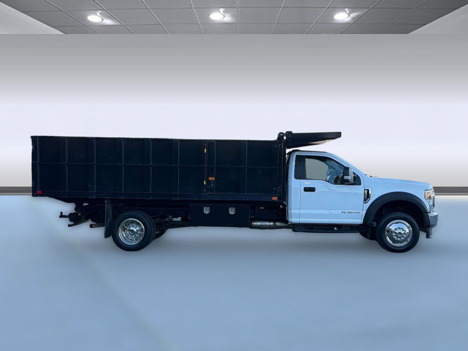 Used 2022 Ford F550 2WD Regular Cab Super Duty image 7